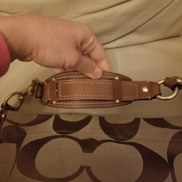 Coach Carly Signature Hobo Handbag Purse 10619 Exc - Picture 4 of 15